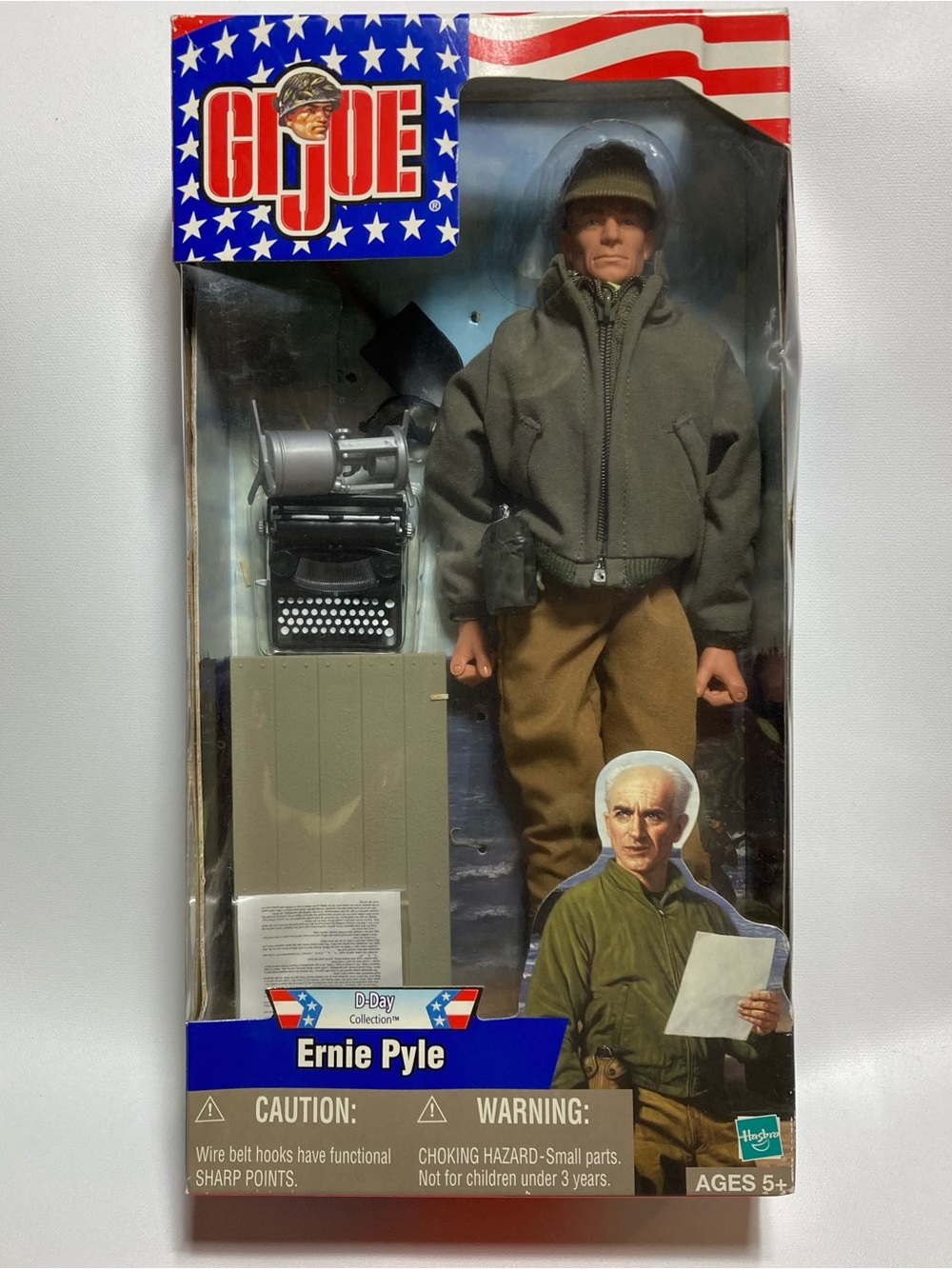 G I Joe Ernie Pyle Famous WWII Correspondent, D-DAY Collection 2001 Hasbro NIB